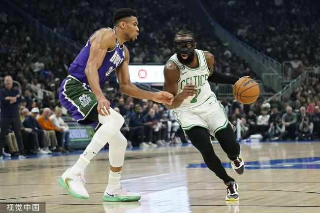 TA：前尤文CEO布兰科将出任曼联CEO，并计划任命新的转会专家“TheAthletic”报道，英力士考虑让前尤文图斯CEO布兰科出任曼联CEO，他于去年12月离开巴黎圣日耳曼，目前是英力士集团体育部门负责人。